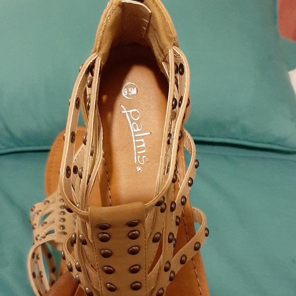 Sandals - Picture 5 of 5